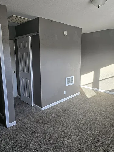 216 S Cavin St #8 Photo 1