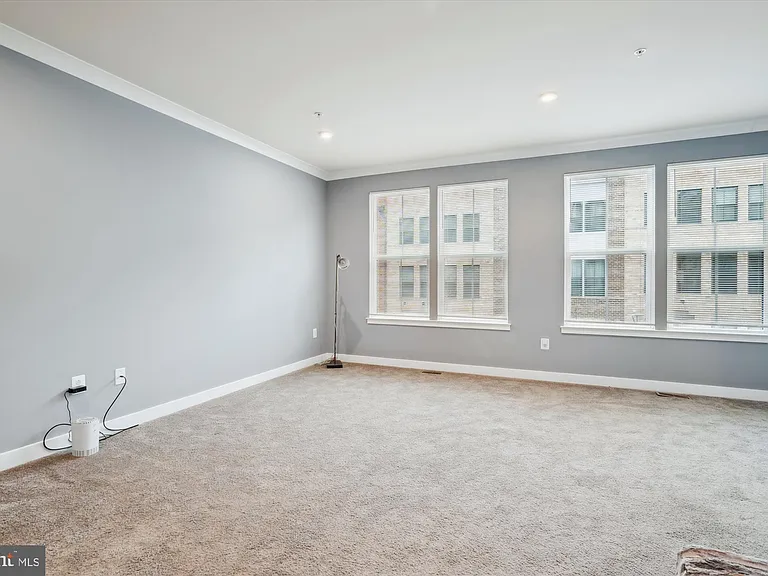 2824 Lewis Ave — Photo 13