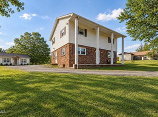 809 Ridgecrest Rd, Johnson City, TN 37604