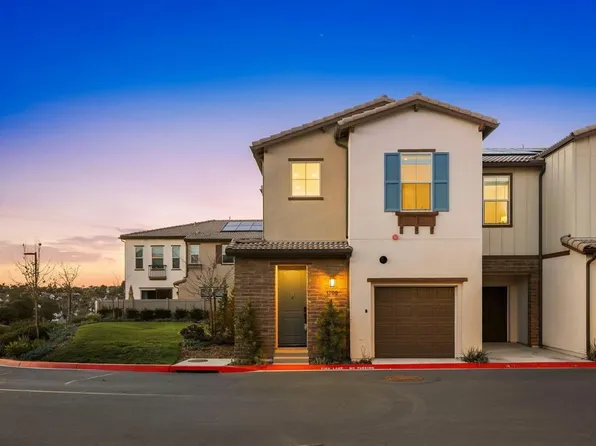 1700 Laurelwood Way, Oceanside, CA 92056