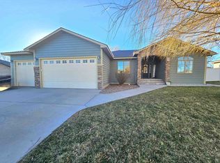 803 Ragan Rd, Dodge City, KS 67801