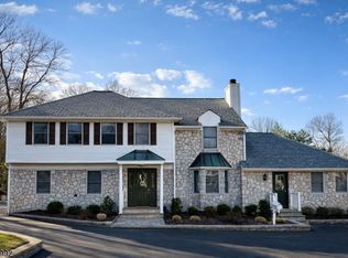 91 Eagle Rock Ave, Roseland Boro, NJ 07068