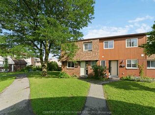 39 Woodvale Grn #A, Ottawa, ON K2G4H3