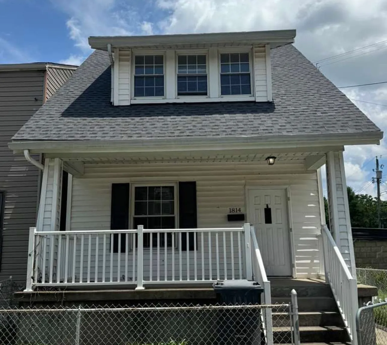 3 bed, 1.5 bath, 1000 sqft, $1,700 — Photo 1