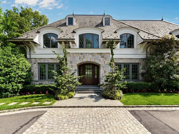 22 Terrace Court, Old Westbury, NY 11568
