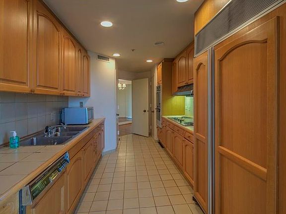 2nd image of 2660 Peachtree Rd NW APT 18G