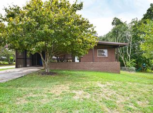 5 Blue Mountain Dr, Greenville, SC 29617