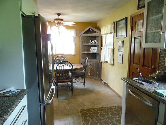 2nd image of 114 E Poplar Dr