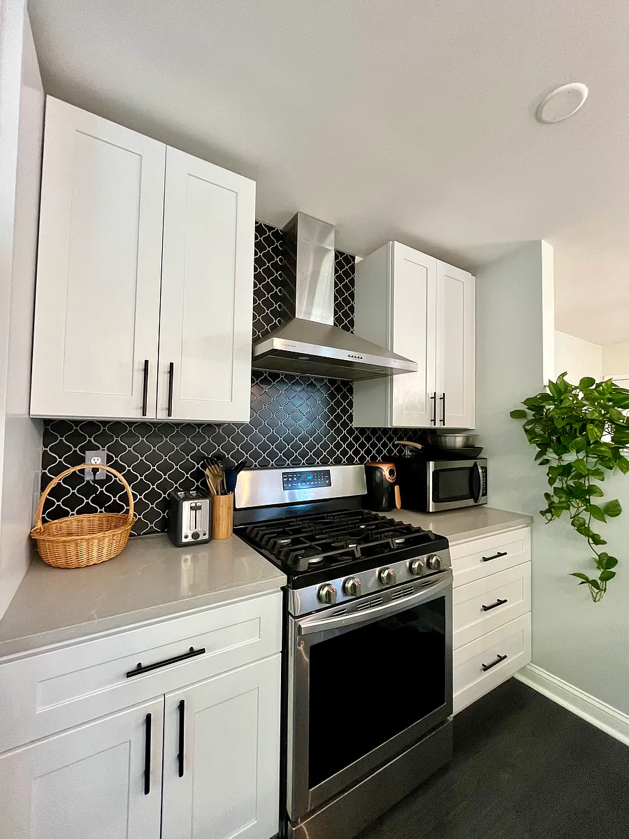 Dream kitchen with new finishes - 622 Renz St