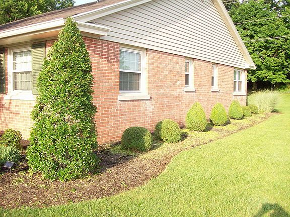 3rd image of 119 Grandview Dr