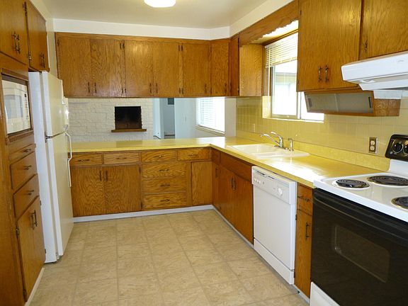 2nd image of 18760 58th Ave NE