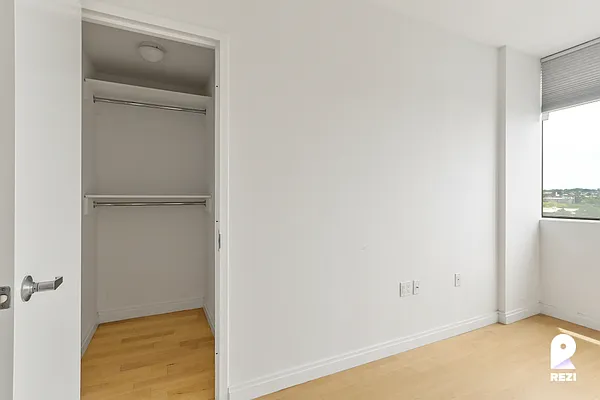 Rented by REZI | media 16