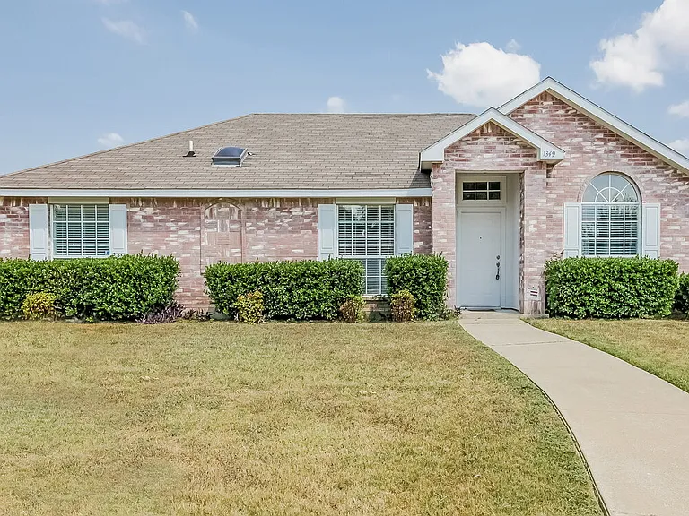 1349 Meadow Creek Dr — Photo 1