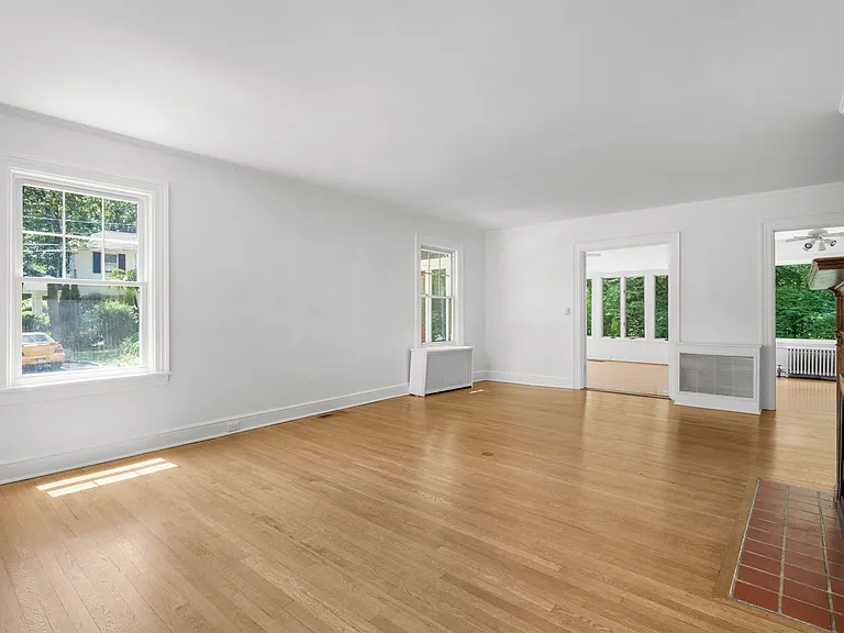 121 Walworth Ave — Photo 5