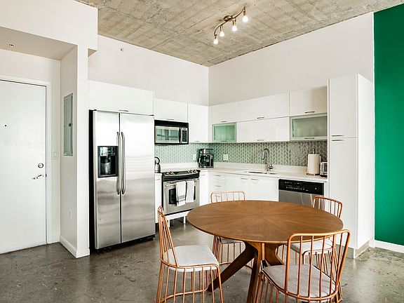 3rd image of 133 NE 2nd Ave APT 2817