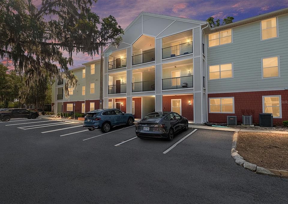 1st image of 2360 SW Archer Rd APT 706