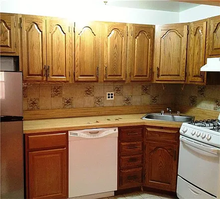 Rented by Charles Coutinho LLC | media 44