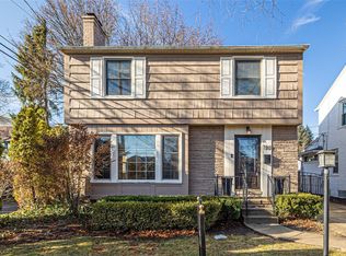 758 Chester St, Birmingham, MI 48009