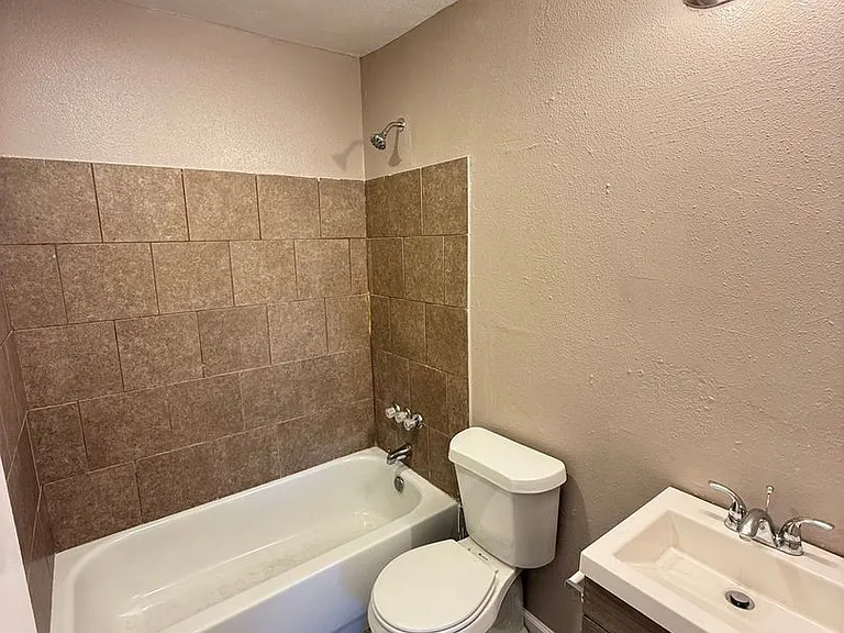 1405 Donaldson Ave #202 — Photo 11