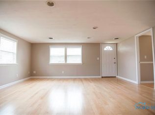 26350 Elizabeth St, Defiance, OH 43512