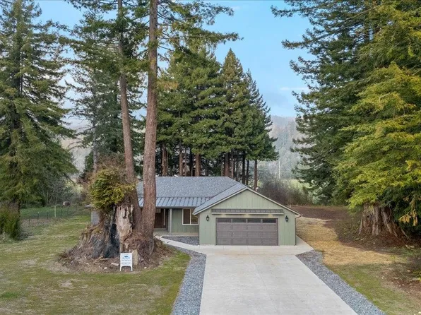 130 Skookum Ln, Crescent City, CA 95531