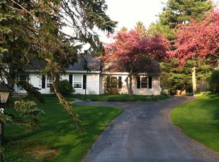 24 Woodside Rd, Chagrin Falls, OH 44022