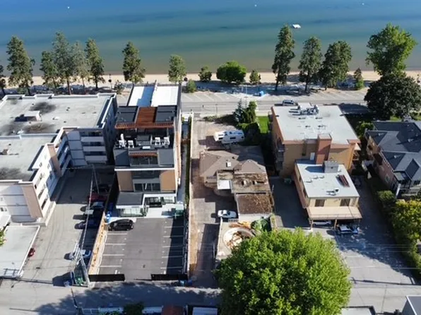 594 Lakeshore Dr W, Penticton, BC V2A 1B9