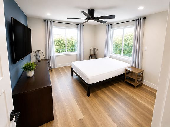 2nd image of 602 Shunpike Rd #3