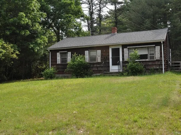 323 Holmes St, Halifax, MA 02338