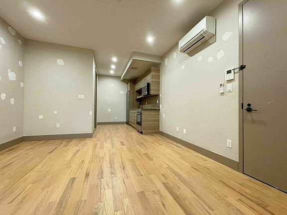 5th image of 1144 De Kalb Ave #B1