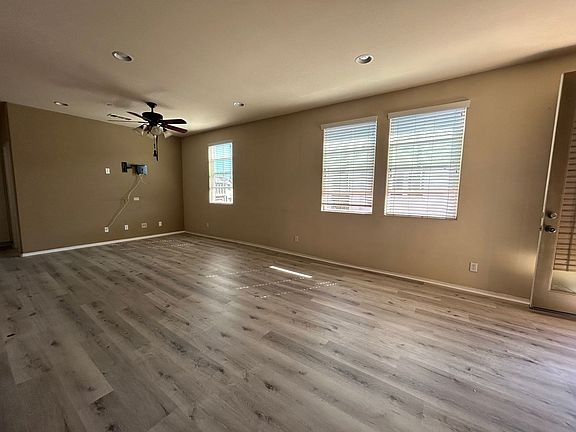 2nd image of 43061 Calle Cristal