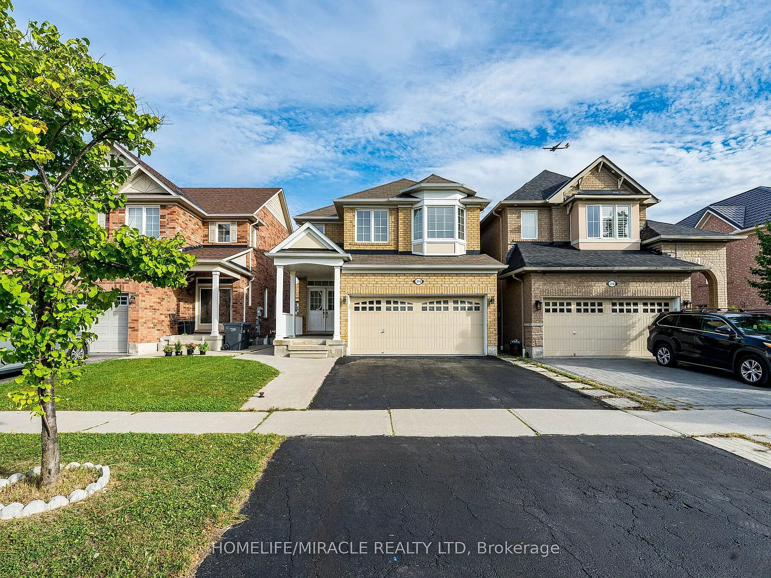 6 bed, $3,200 — Photo 1
