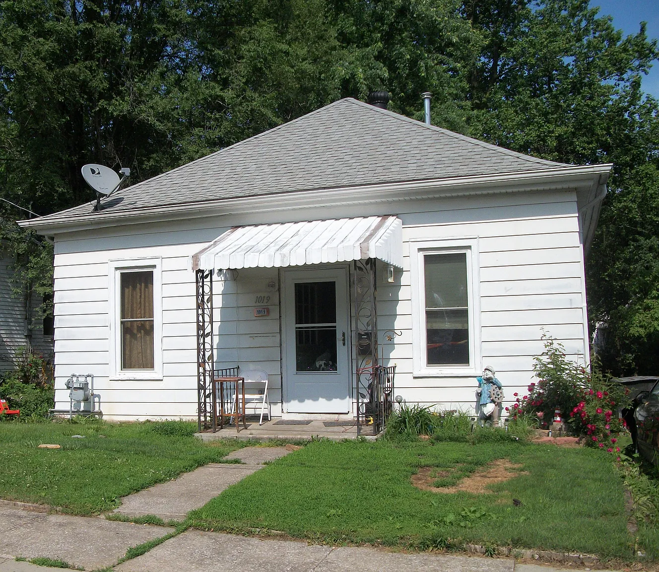 1019 Diamond St photo 1