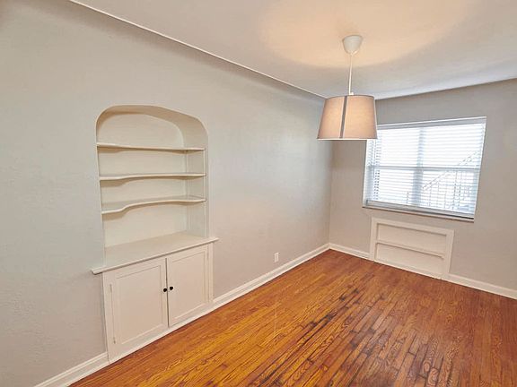 3rd image of 5816 Lindenwood Ave #5828-2S
