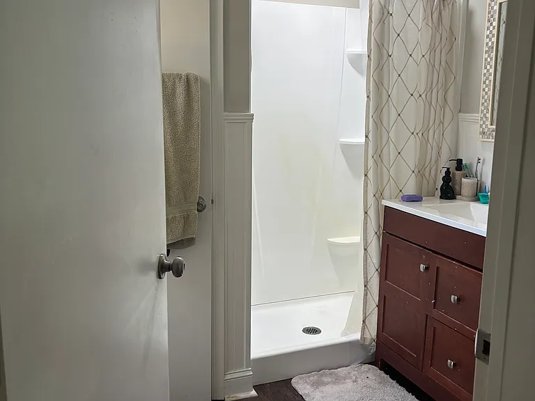 3004 Grandin Rd — Photo 28