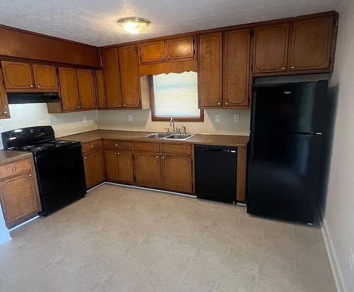 537 Haygood Ct — Photo 6