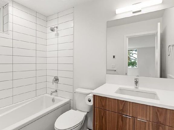 2nd image of 5214 22nd Ave NE #B