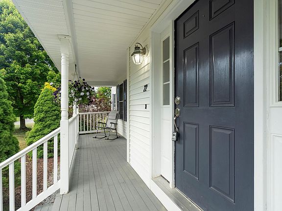 4th image of 22 Bunker Hill Drive