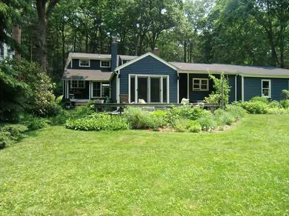 26 Meeker Ct, Norwalk, CT 06853