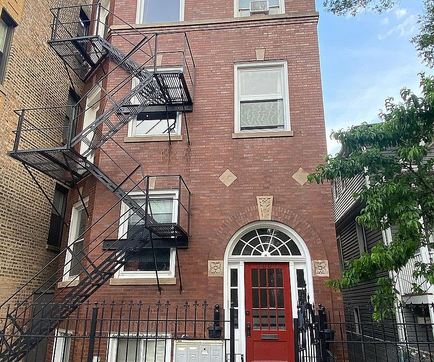 1st image of 3007 W Lyndale St APT 1