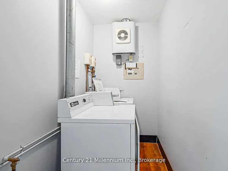 250 Hurontario St #2 — Photo 22