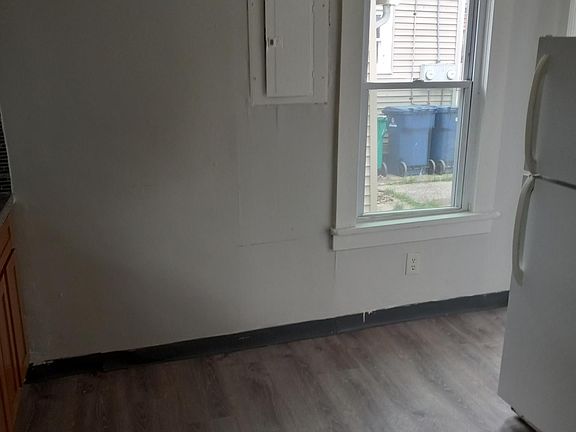 4th image of 167 Grace St #3