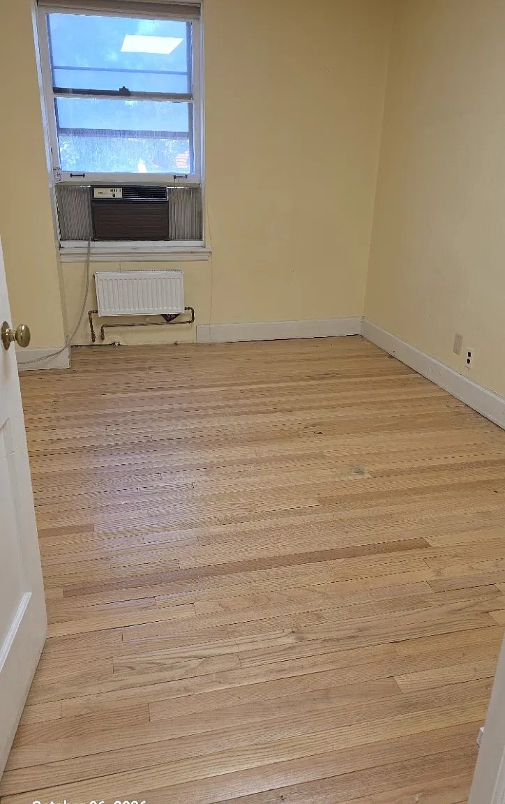 4 bed, 800 sqft, $1,500 — Photo 2
