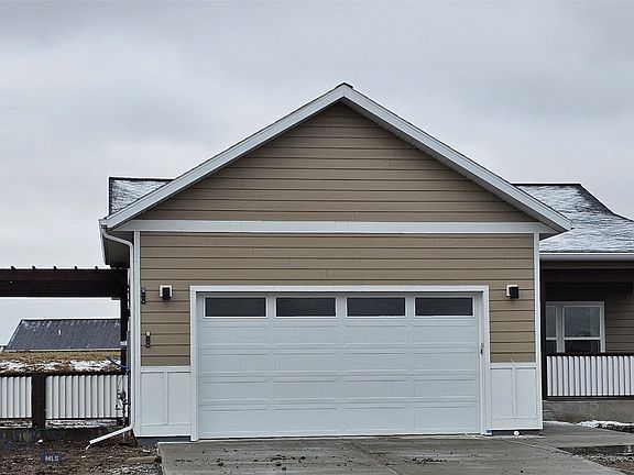 2nd image of 2306 Lark Ln