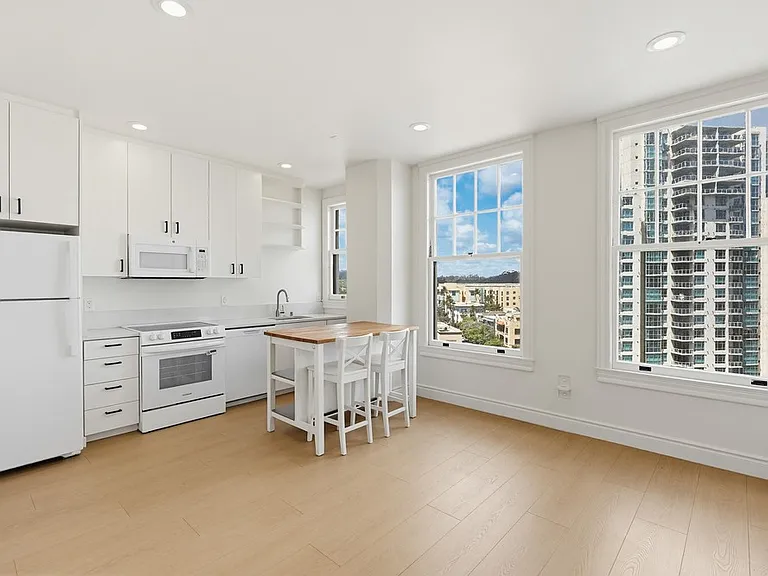 702 Ash St #702 — Photo 5