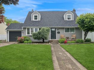 203 Division Ave, Hicksville, NY 11801