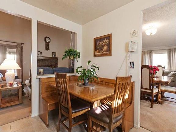 Kitchen Eat-in Nook