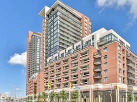 800 Lawrence Ave W