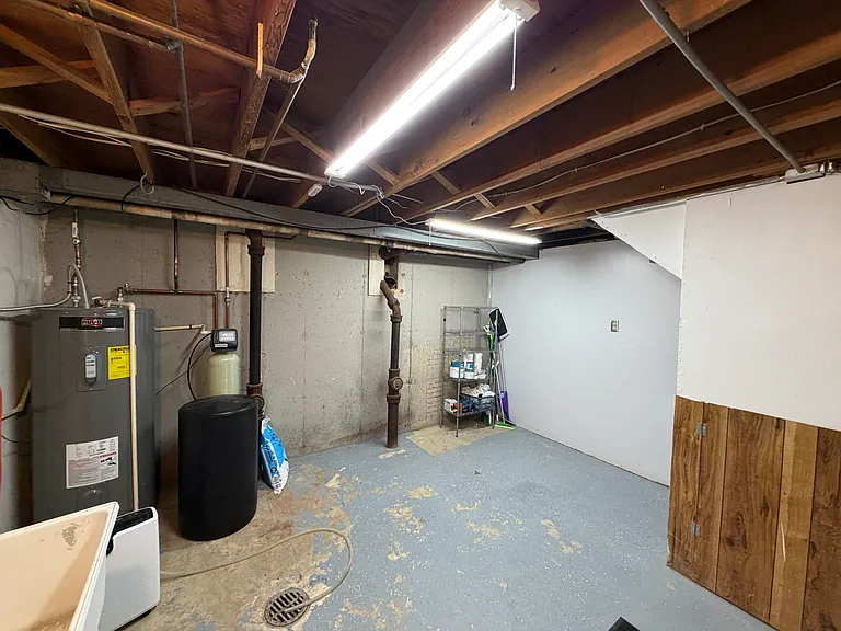 543 East Blf — Photo 17