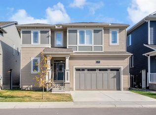 155 E Carringham Way NW, Calgary, AB T3P1V5